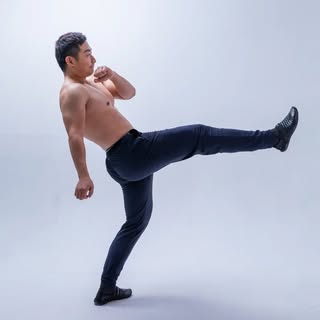 鄭骨館體雕中心主理人老K（本名鄭博陽）